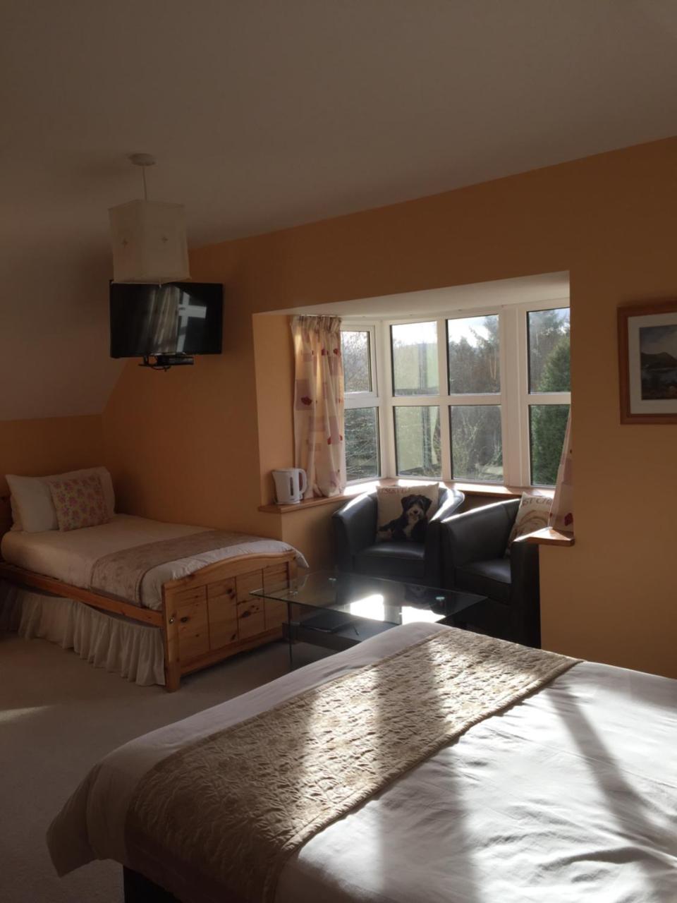 2 Mile Lodge Кенмеър Екстериор снимка